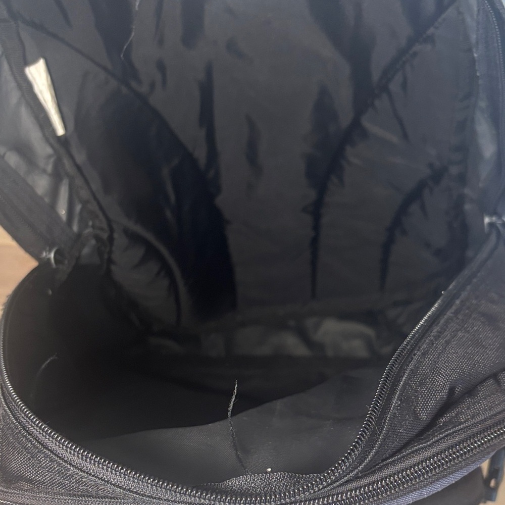 Eddie Bauer Vintage 2004 Black and Dark Gray Backpack -GB1sku - Picture 9 of 10